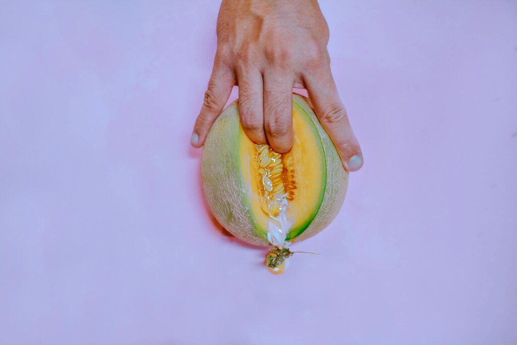 Konceptualna Fotografia Erotyczna – limit na pieluchomajtki NFZ